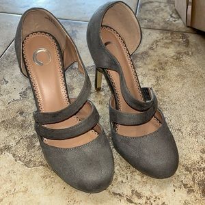 JOURNEE Collection ZEERA style grey suede high heel shoe size 8